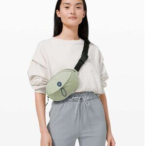 Lululemon Take It On Belt Bag‎ Green Fern/Mineral Blue
